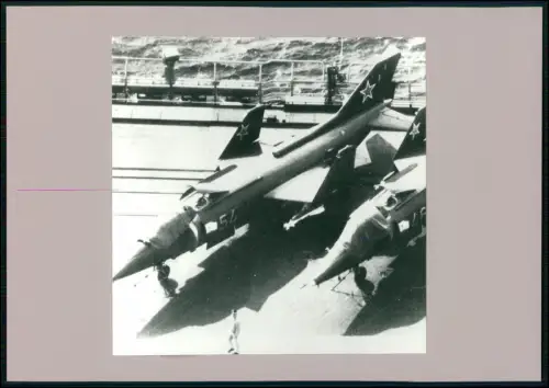 Foto - Sowjetisches VTOL JAK-38 FORGER | Trägerflugzeug Minsk UdSSR Kalter Krieg