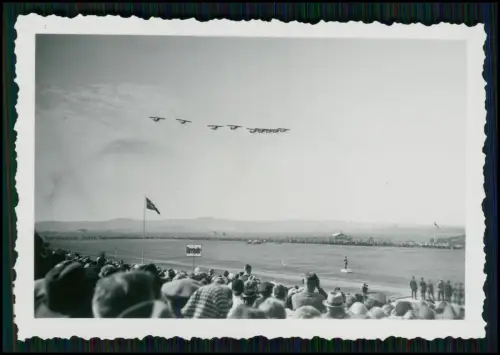 6x Foto - Soldaten Wehrmacht im Stadion - Marschformation, Tribünen, Zuschauer