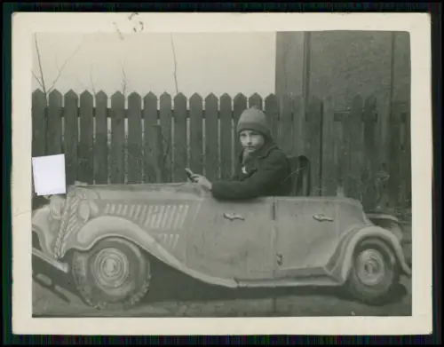 Atelier Foto - Kind Junge Knabe im Auto - 1938