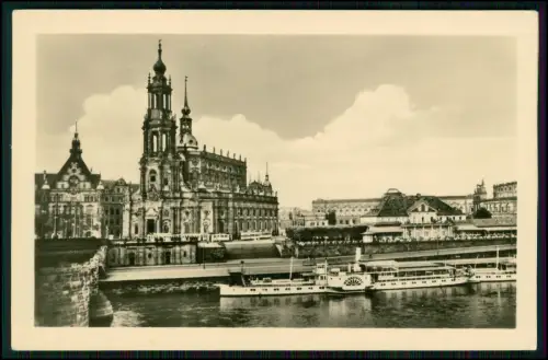 Foto AK - Dresden mit dem Raddampfer Blasewitz - auf der Elbe vor der Hofkirche