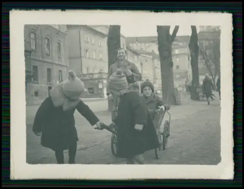 14x Foto - Spielende und andere Kinder - fröhliche Momentaufnahmen - 1930