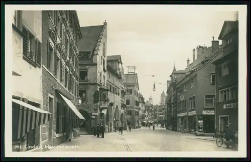 2x Foto AK Lindau Bodensee Maximilianstraße Straße Läden Passanten Hafen Dampfer