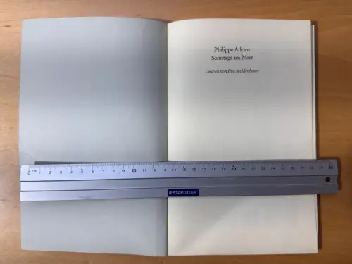 Typografie Regieanweisung - Sonntags am Meer Philippe Adrien Theaterstück 69 S.