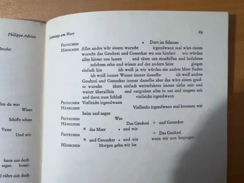 Typografie Regieanweisung - Sonntags am Meer Philippe Adrien Theaterstück 69 S.
