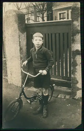 Foto AK - Junge Knabe Pimpf mit Fahrrad Minirad - Lederstiefel kurze Hose 1940