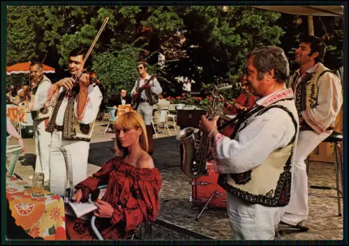AK Frankreich Niederbronn-les-Bains Live-Musik Folklore Musiker Terrasse 1970er