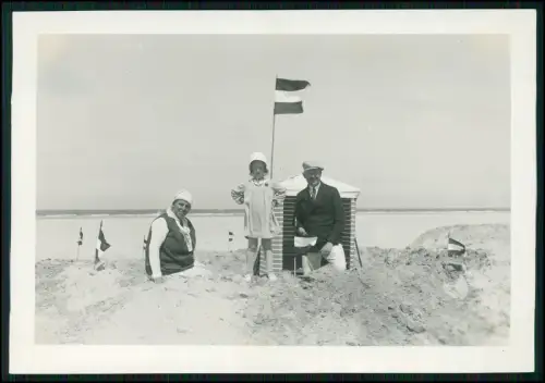 6x Foto - Nordseebad Familienurlaub Strand - Szene mit Flagge Mode 1920er