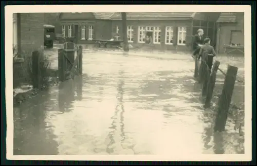 4x Foto - Hochwasser in einem Dorfgebiet, überflutete Häuser Bäume Menschen 1933