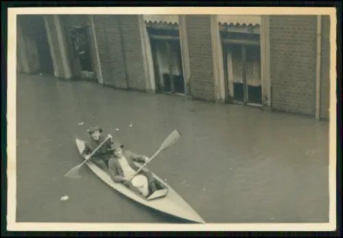 4x Foto - Hochwasser in einem Dorfgebiet, überflutete Häuser Bäume Menschen 1933