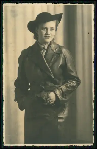 12x Echt Foto AK - Porträt feine Damen Mode Hut Kleid Atelier - 1900er 1930er