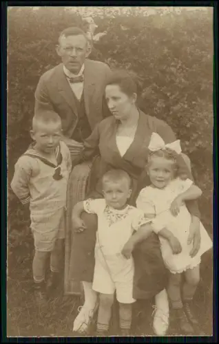 12x Echt Foto AK - Familie Mutter Kinder Eltern Alltag Porträt Liebe 1910-1920er