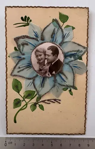 Hamburg Portrait Liebespaar 1941 Montage mit Schleife Glimmer Steinchen Relief