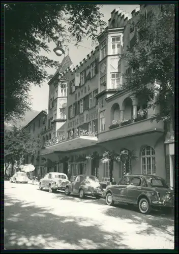 Foto AK - Brixen Bressanone Südtirol Hotel Excelsior Post Italien Oldtimer 1950