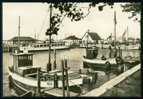2x Foto AK Neuendorf auf Hiddensee Hafenort im Süden Fischerboote u. Hafenanlage