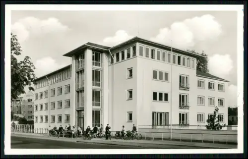 2x Foto AK - Frankfurt am Main - Haus der Jugend  2. AK am Deutschherrnufer Main