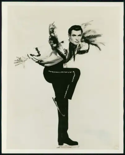 Foto 25x21cm Ice-Capades Tanzkunst Eisrevue Eiskunstläufer in Bühnenpose 1960er 