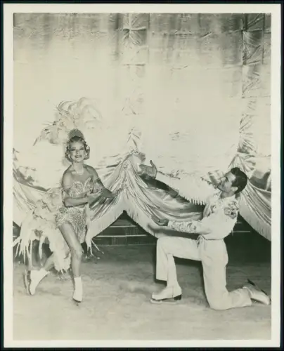 Foto 25x21cm - Eiskunstlauf Tanzkunst Eisrevue - Tanzpaar auf der Bühne 1960er