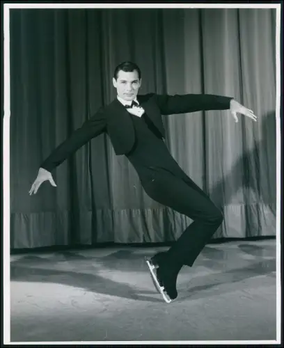 Foto 25x21cm - Ice-Capades Tanzkunst Eisrevue - Tänzer im Smoking Bühne 1960er
