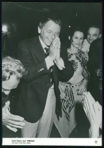 Frank Sinatra tanzt Yamasuki - Original 1970er Pressefoto Menton Club 18x13cm