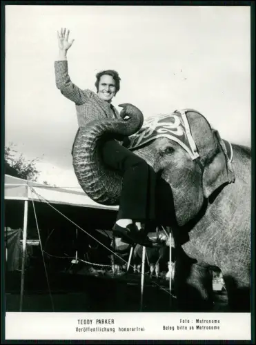 Teddy Parker – Original Pressefoto 1971 - Zirkus Elefant Schlagerstar - 18x13cm