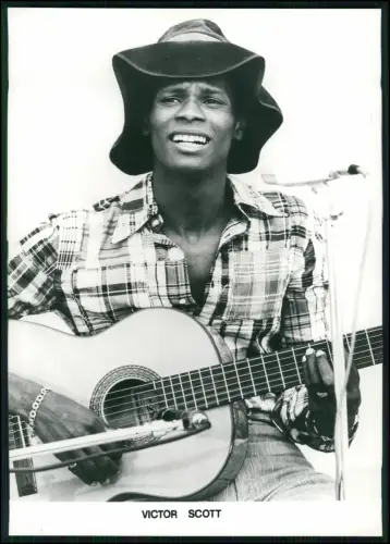 Victor Scott – Original Pressefoto 1970er Gitarre Musiker Portrait Musik 18x13cm