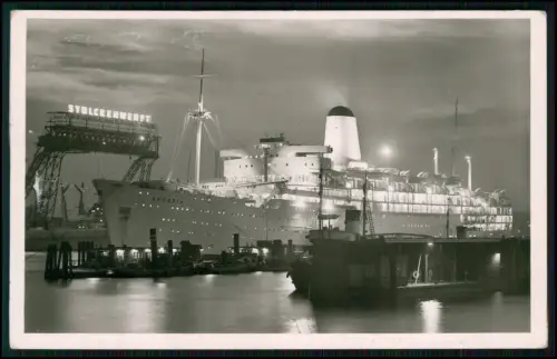 Foto AK - Hamburg Passagierschiff Arcadia - Stolckenwerft Hafen - Nachtaufnahme