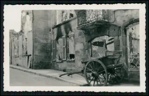 7x Foto - Soldaten Wehrmacht - Tonnerre zerstört Kirche Saint-Pierre Frankreich