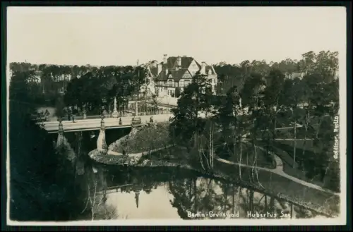Foto AK - Berlin Grunewald Hubertussee Brücke - elegante Villa am See 1936 gel.