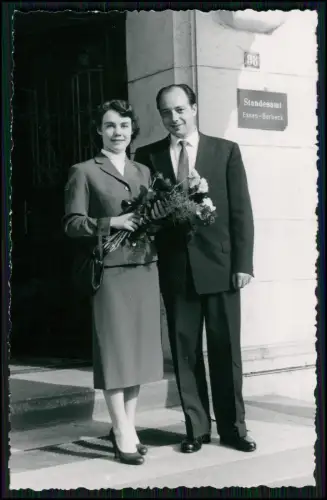 6x Foto AK - Hochzeitspaar vor dem Standesamt Essen Borbeck - festlich 1950er