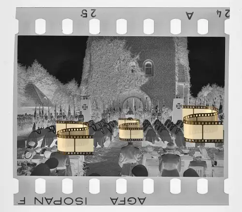 Original Negativ 4x3,5cm - Lübeck Schleswig-Holstein - Soldaten Trauerfeier ….