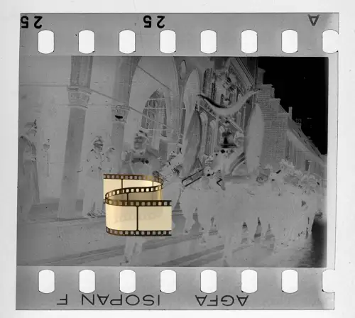 Original Negativ 4x3,5cm - Lübeck Schleswig-Holstein - Soldaten Straßenansicht