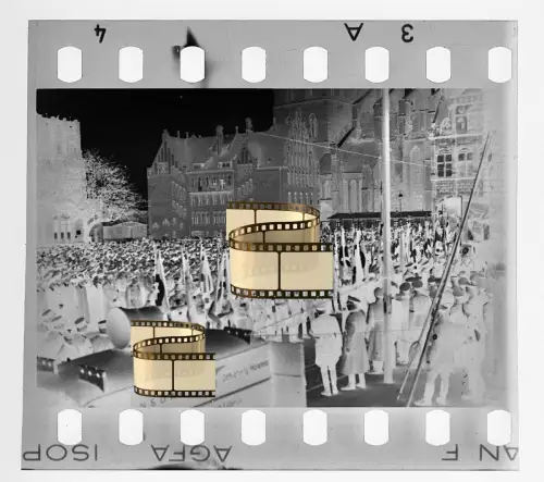 Original Negativ 4x3,5cm - Lübeck Schleswig-Holstein - Soldaten Versammlung …