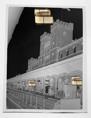 Orig. Negativ 6x 4,5 cm Bahnhof Saarbrücken Bahnsteig Gleisseite Fahrgäste 1939