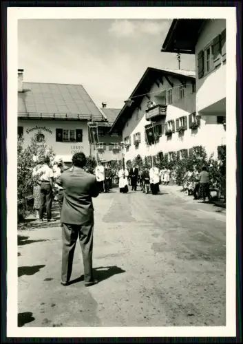 4x Foto 13x9cm - Prozession Dorf Bayern - Gebäude Aufschrift Fremdenheim Angerer