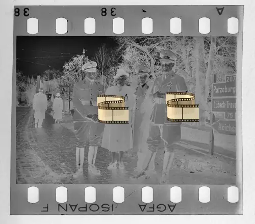 Original Negativ 4x3,5cm - Lübeck Schleswig-Holstein - Soldaten Ratzeburg Trave