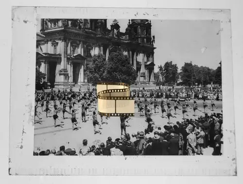 Original Dia 4x3,5cm - Berlin Wehrertüchtigung im Lustgarten Reichsschwimmtag
