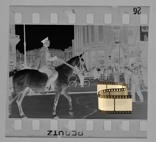 2x Original Negativ 4x3,5cm - Wehrmacht Soldaten - Frankfurt am Main 1939-41