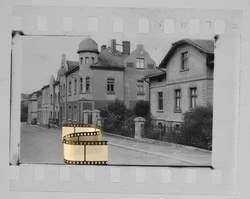 Original Dia 4x3,5cm - Straßenansicht mit Häuser um 1930 - Weiß jemand wo ?