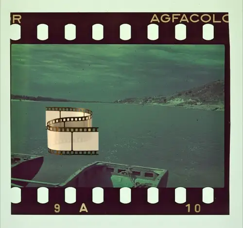 Original Fab-Dia 4x3,5cm - 2. WK  Soldaten mit Fähre Boot Küste Griechenland ?