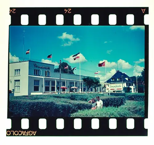 5x Original Fab-Dia 4x3,5cm  Ostseebad Scharbeutz Strandhalle Badegäste 1960er