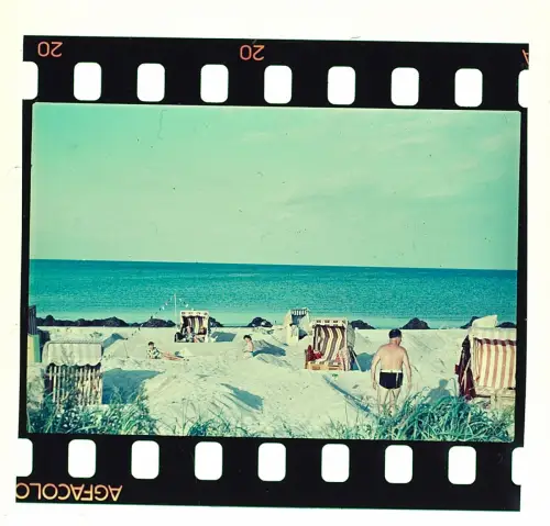 5x Original Fab-Dia 4x3,5cm  Ostseebad Scharbeutz Strandhalle Badegäste 1960er