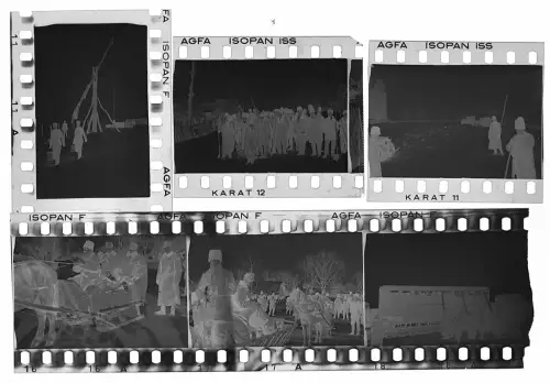 9x Original Negativ - 4x3,5cm - Wehrmacht Soldaten - Ostfront Pelzmützen Bauern