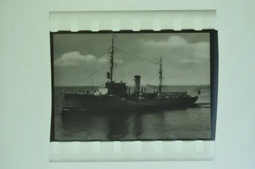 Orig. Dia 4x3,5cm -unbekannt Kriegsschiff deutsche Marine -wer weiß mehr ?