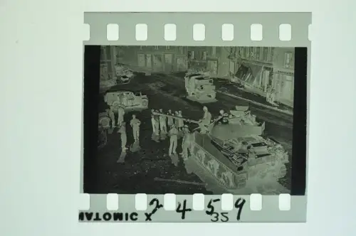 Negativ 4x3,5cm - Panzer Tank Fahrzeuge US Soldaten - 1944-45 WK2