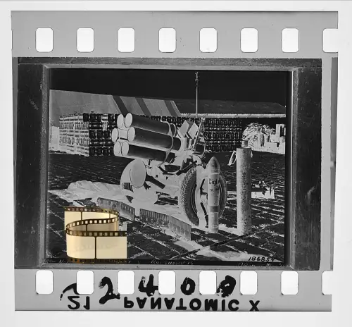 Negativ 4x3,5cm  Raketenwerfer Anlage zugehöriger Munition Messskalen Lagerhalle