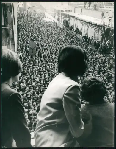 Pressefoto 22x17cm - Dortmund - The Lords 1960er enorme Menschenmenge Musik Kult