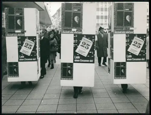 Pressefoto 22x17 Dortmund Fußgängerz. 1960er Weihnachten Lade einen Einsamen ein