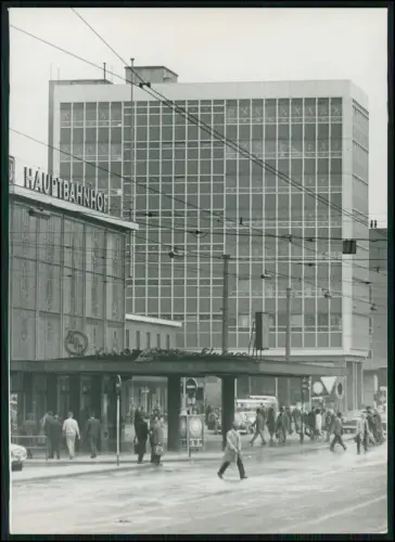 Pressefoto 18x13 - Dortmund Hauptbahnhof Vorplatz Hochhaus Straßenbahn Fußgänger