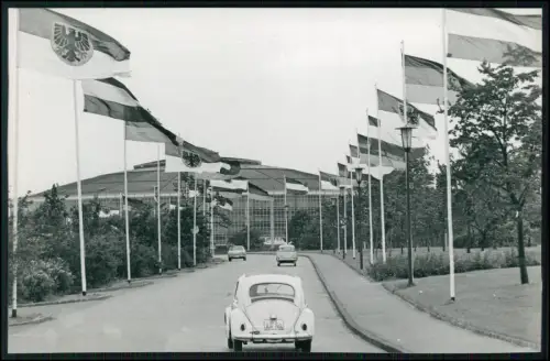 Pressefoto 18x13 - Dortmund Fahnenallee Westfalenhalle Messe VW Käfer Beflaggung