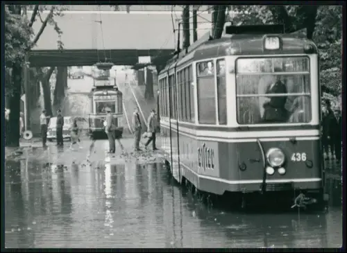 Pressefoto 18x13  Dortmund Eisenbahnbrücke Unterführung Hochwasser Straßenbahnen